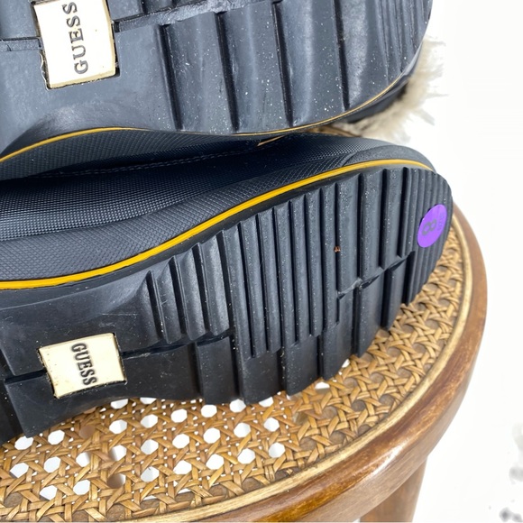 Guess black faux fur lined boots - Picture 7 of 13